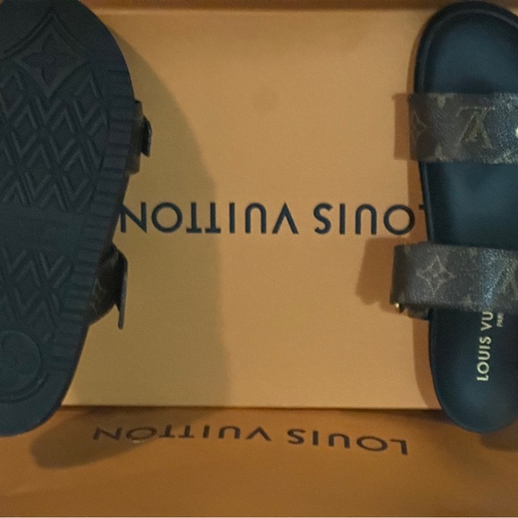 Louis Vuitton slides original new in box. - Picture 5 of 5